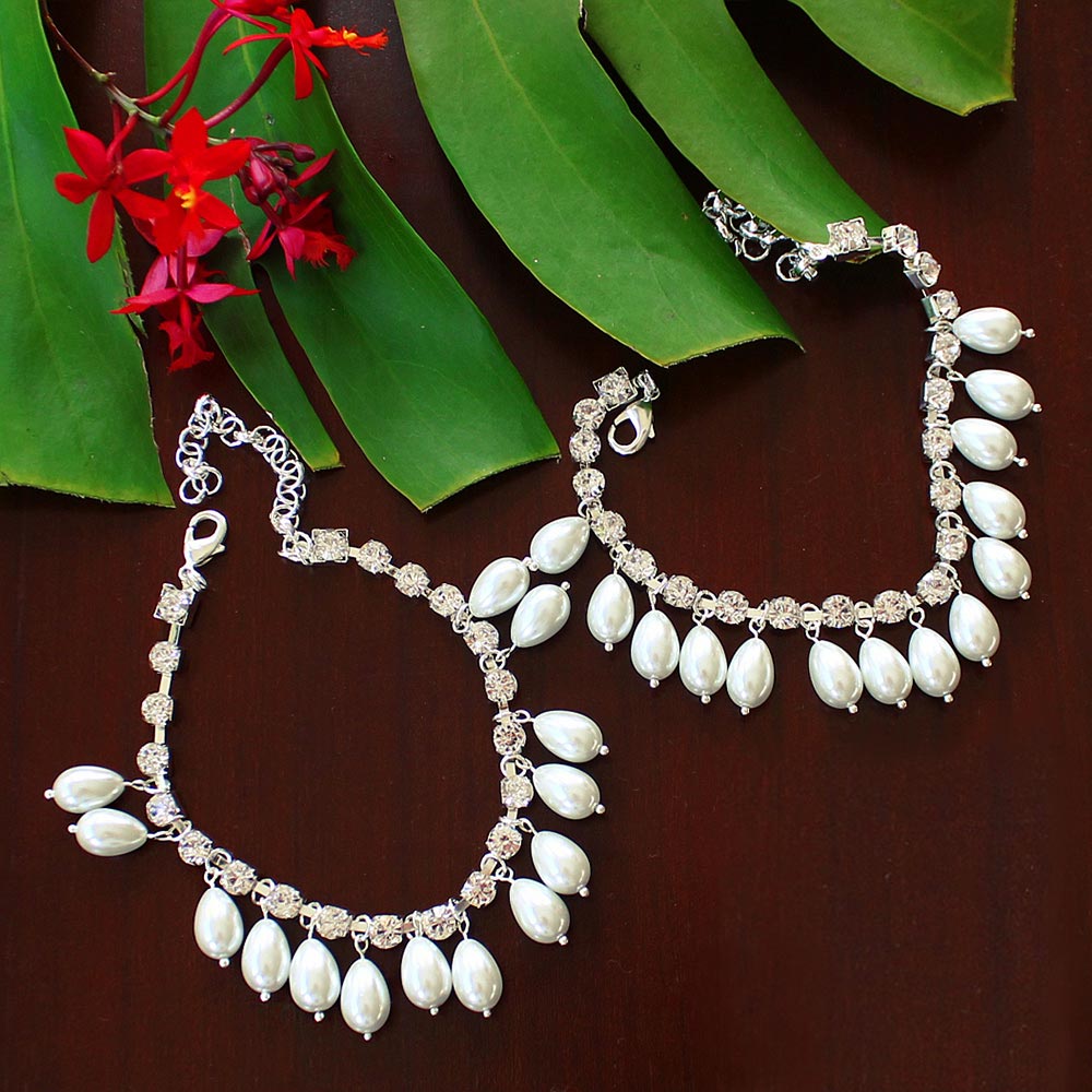 Khaleesi boho wedding pearl anklets silver with off white pearls for tropical beach wedding