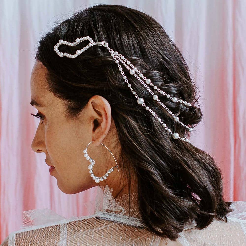 Amelie Pearl Hair Clips Hair Chain left