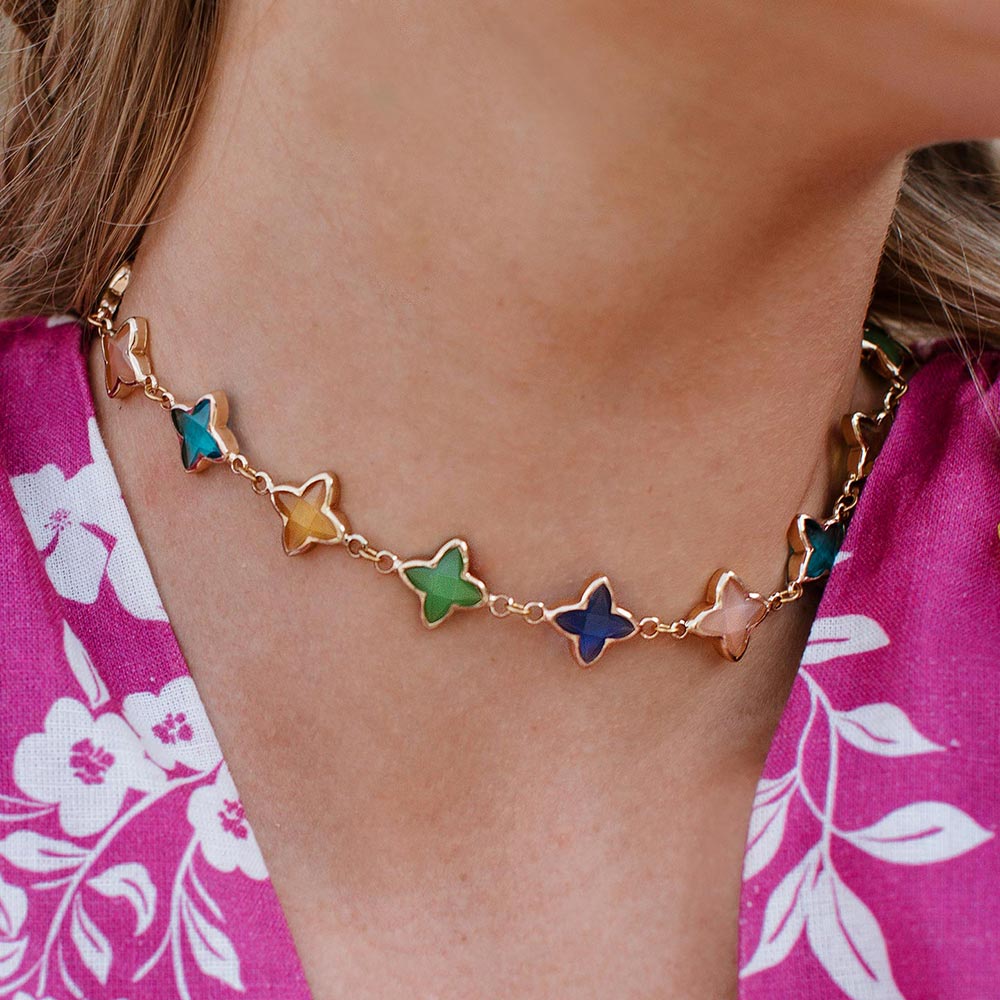 Ginni colourful clover glass flower necklace close up