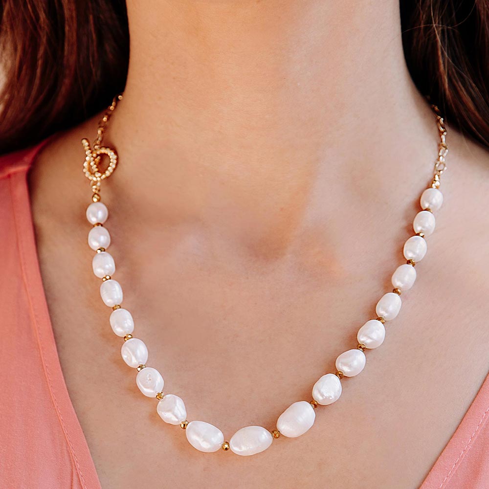 Umiko freshwater pearl gold chain necklace close up front neck