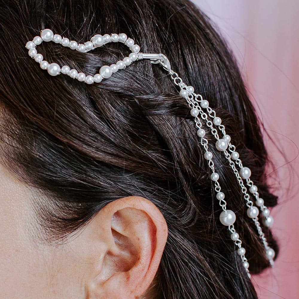 Amelie Pearl Hair Clips Hair Chain left close up