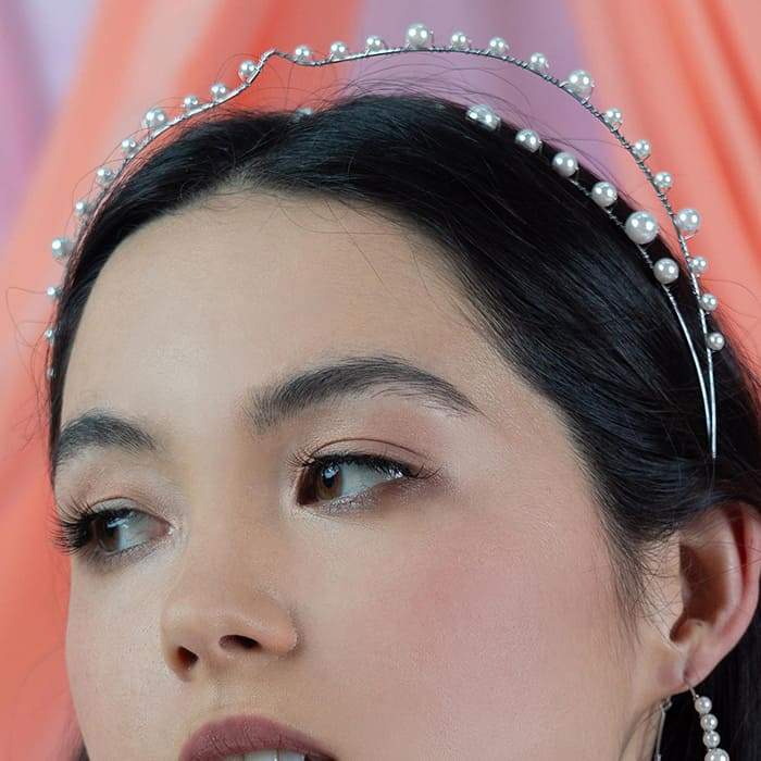 Off-white Ora Modern Pearl Crown from side